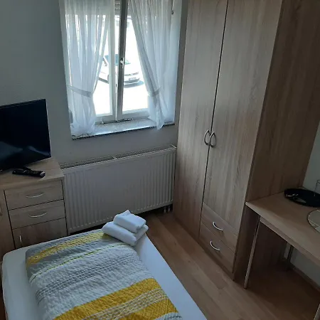 Gaestehaus B & B27 Und Waldhorn