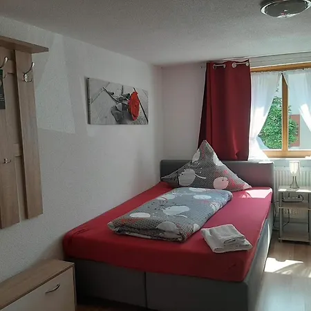 Gaestehaus B & B27 Und Waldhorn روتفايل