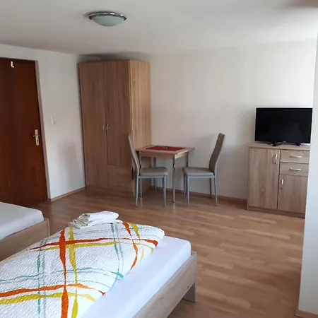 Gaestehaus B & B27 Und Waldhorn